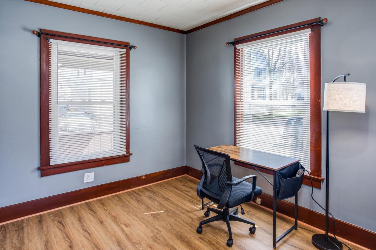 Spacious Home With In-Unit Laundry, Parking, 1Gb Wifi, & Patio Deck Rochester Exterior photo