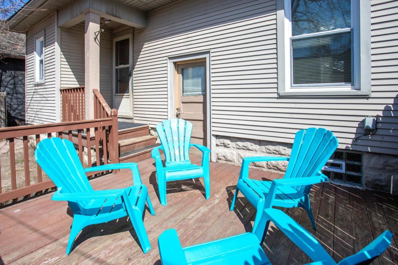 Spacious Home With In-Unit Laundry, Parking, 1Gb Wifi, & Patio Deck Rochester Exterior photo