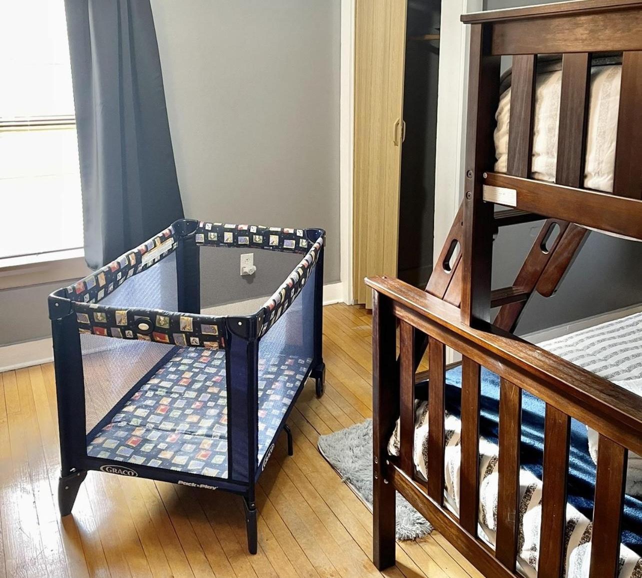 Spacious Home With In-Unit Laundry, Parking, 1Gb Wifi, & Patio Deck Rochester Exterior photo